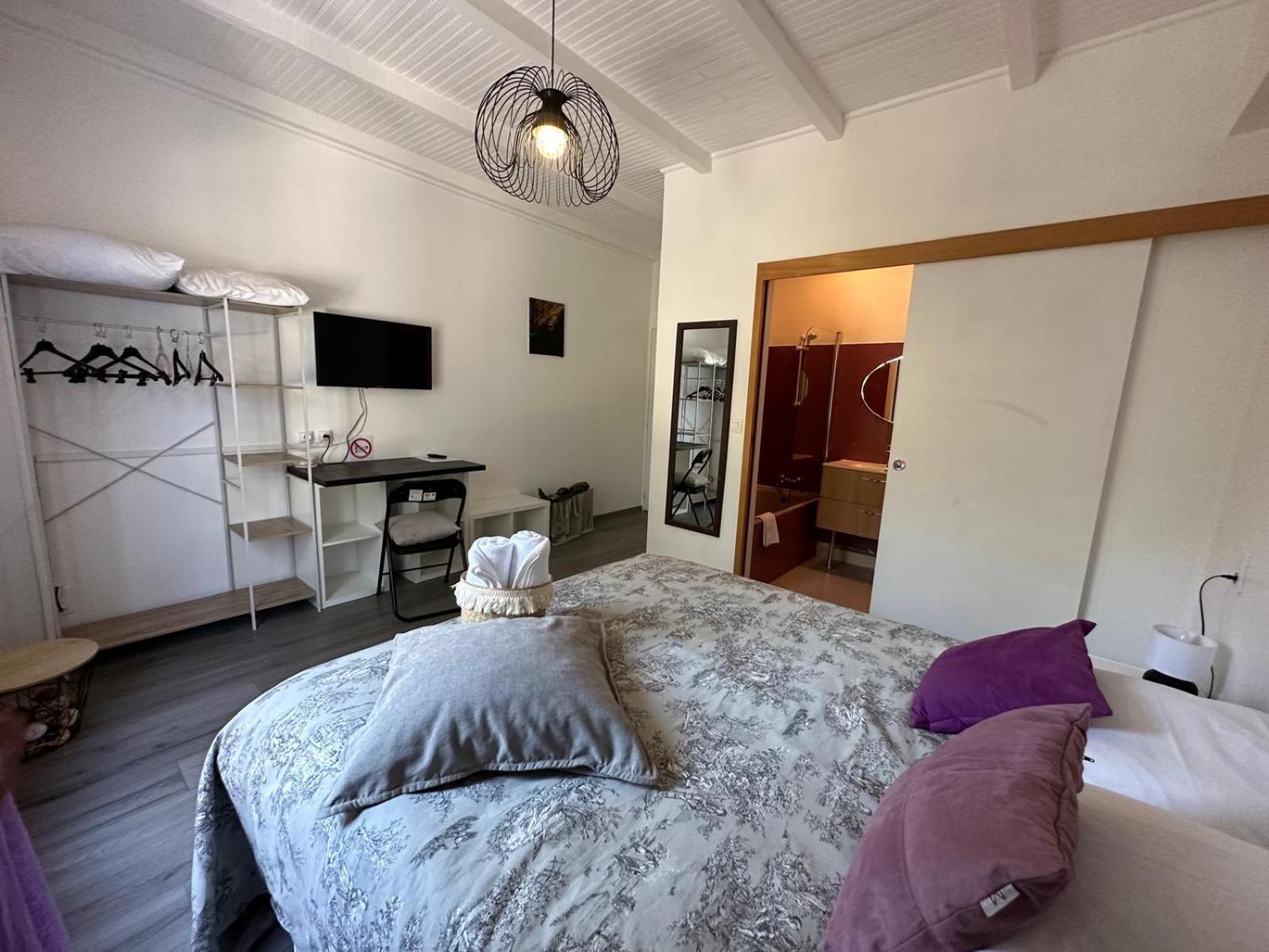 L'Hotel Du Bastier Ginasservis Esterno foto