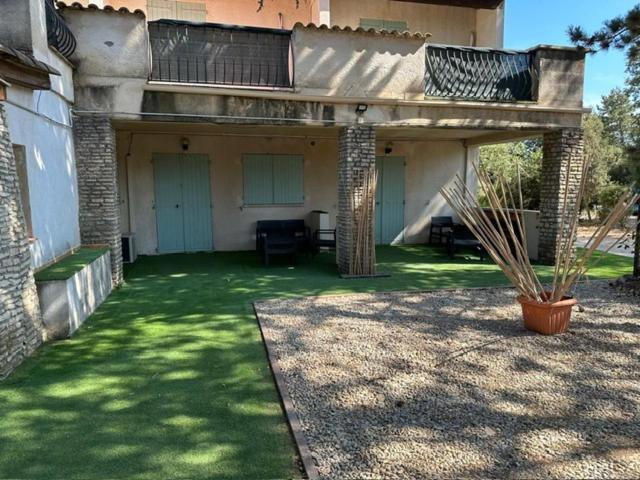L'Hotel Du Bastier Ginasservis Esterno foto