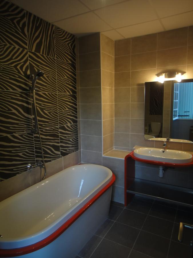 L'Hotel Du Bastier Ginasservis Esterno foto